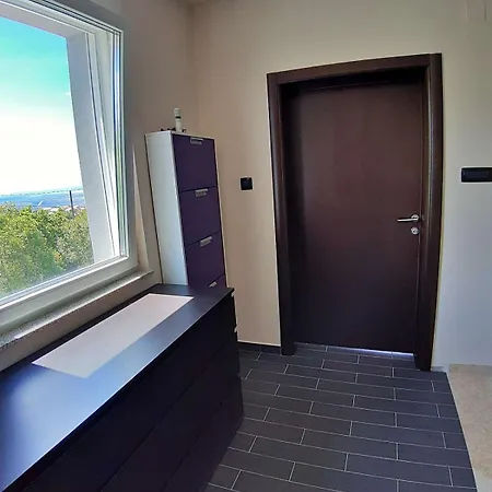 Apartment Veliki Barbara S Jacuzzijem Za Dvoje- Rijeka Hreljin