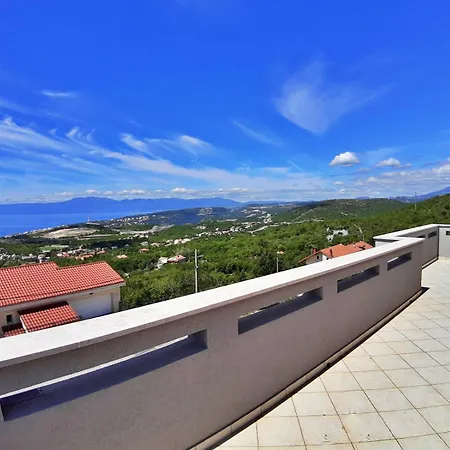 Apartment Veliki Barbara S Jacuzzijem Za Dvoje- Rijeka Hreljin