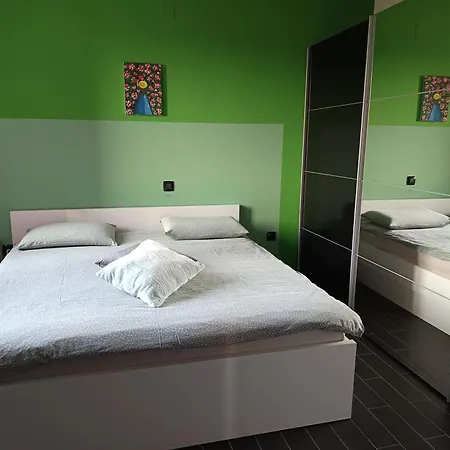 Veliki Barbara S Jacuzzijem Za Dvoje- Rijeka * Hreljin