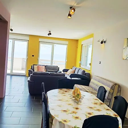 Apartment Veliki Barbara S Jacuzzijem Za Dvoje- Rijeka