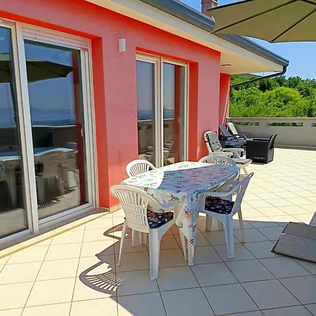 Veliki Barbara S Jacuzzijem Za Dvoje- Rijeka * Hreljin