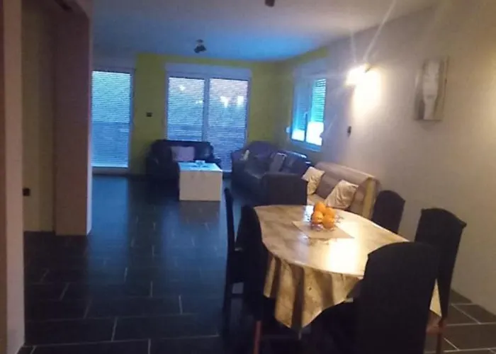 Veliki Barbara S Jacuzzijem Za Dvoje- Crikvenica Rijeka アパート Hreljin