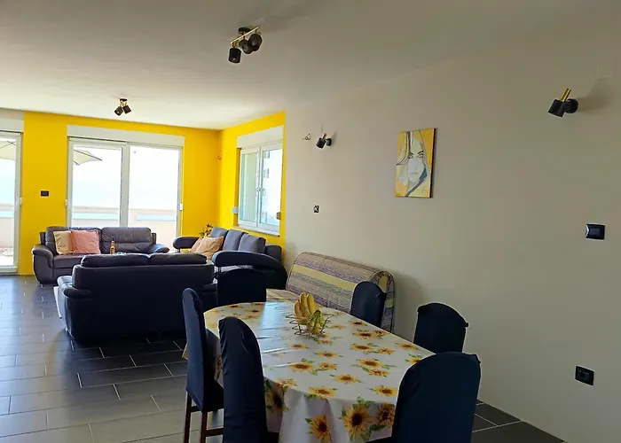 Veliki Barbara S Jacuzzijem Za Dvoje- Crikvenica Rijeka アパート