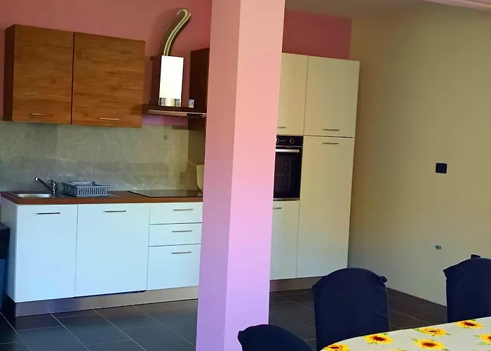 Veliki Barbara S Jacuzzijem Za Dvoje- Crikvenica Rijeka アパート *