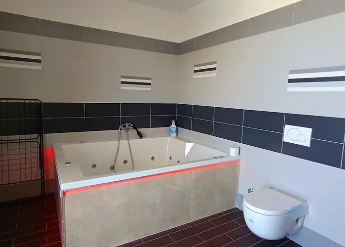 Veliki Barbara S Jacuzzijem Za Dvoje- Crikvenica Rijeka アパート Hreljin
